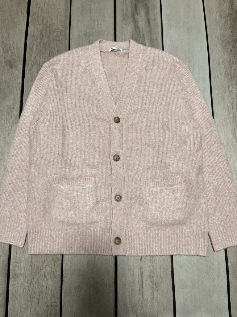ジーユー【パフニットVネックカーディガン】ピンクが可愛すぎた